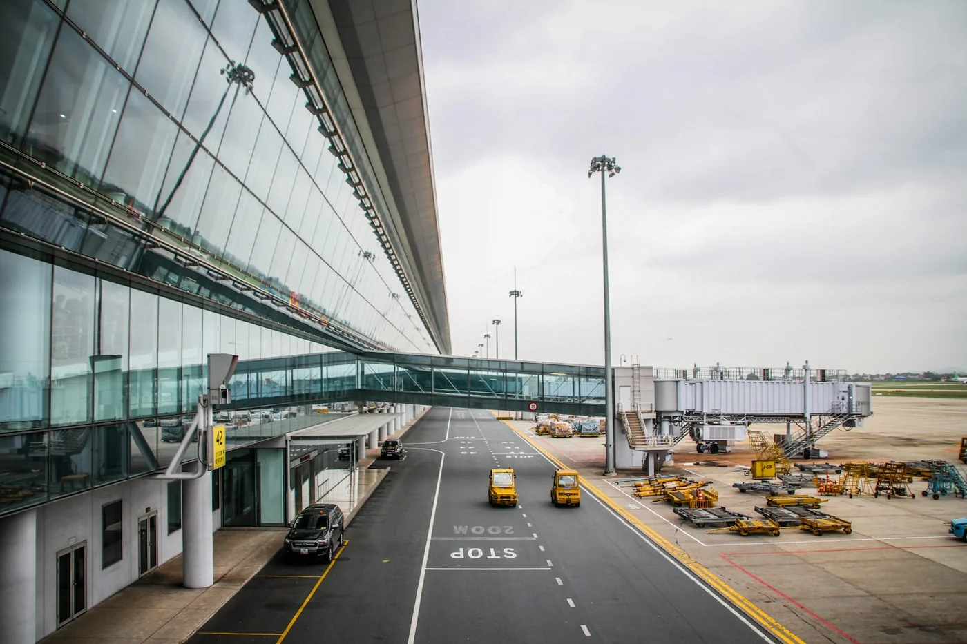 L’accès au terminal et les transferts font partie du trajet total.